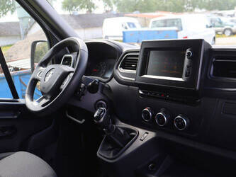 2020-renault-master-1448216-46864022