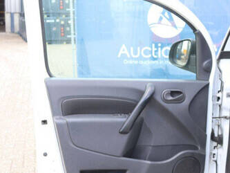 renault-kangoo-1448218-46864095