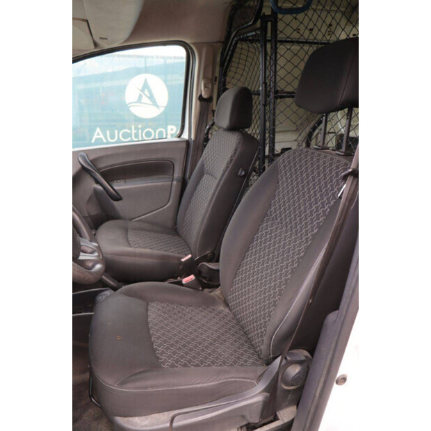 Renault Kangoo-46864097