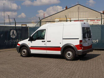 ford-transit-1448219-46864123