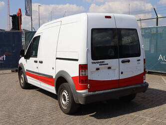 ford-transit-1448219-46864124