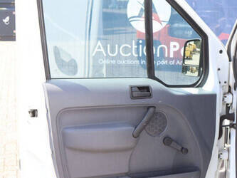 ford-transit-1448219-46864137