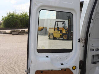 ford-transit-1448219-46864159