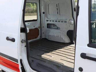 ford-transit-1448219-46864160