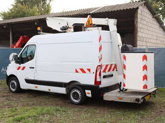 2015-renault-master-1448222-46864261