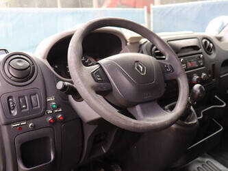 2015-renault-master-1448222-46864285