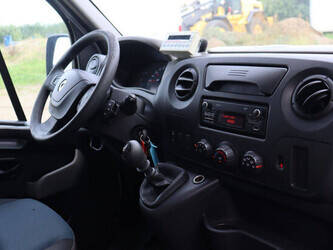 2015-renault-master-1448222-46864299