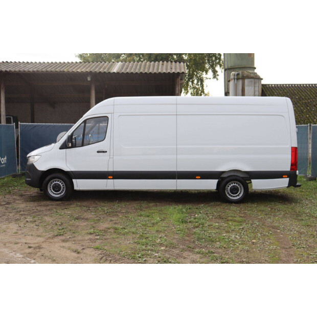 Mercedes-Benz SPRINTER-46864321
