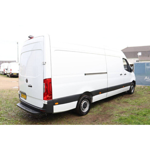 Mercedes-Benz SPRINTER-46864325