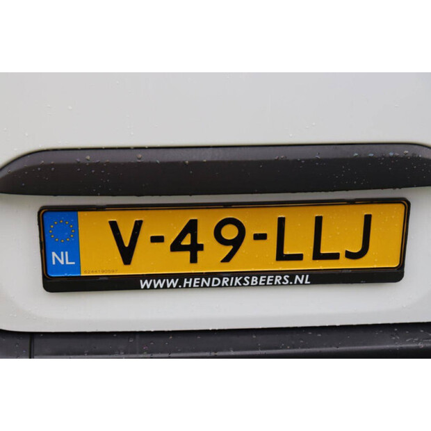 Mercedes-Benz SPRINTER-46864335