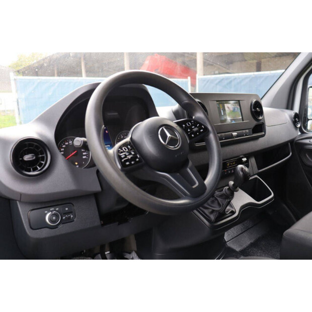 Mercedes-Benz SPRINTER-46864340