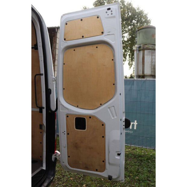 Mercedes-Benz SPRINTER-46864354