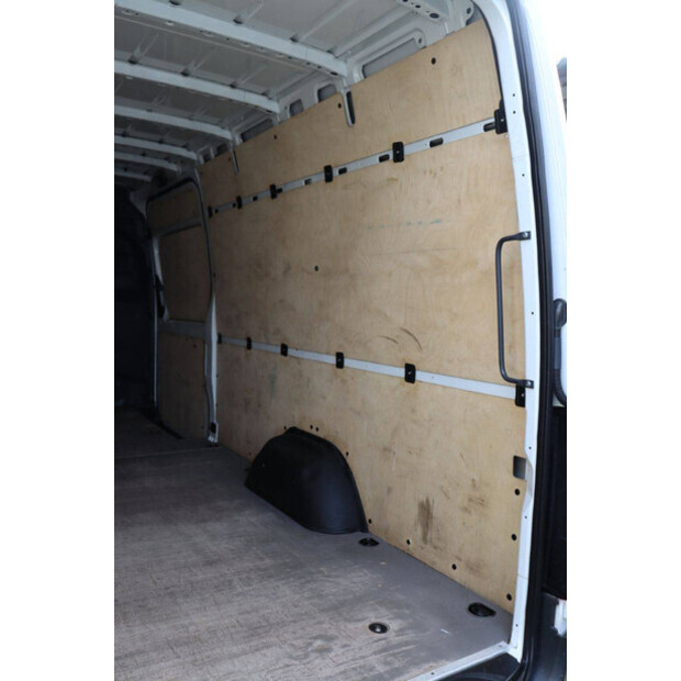 Mercedes-Benz SPRINTER-46864357