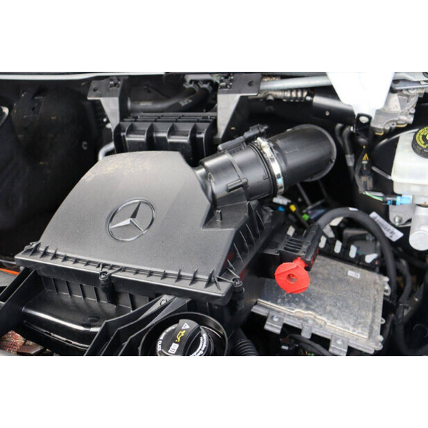 Mercedes-Benz SPRINTER-46864362