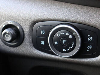 ford-transit-1448225-46864445