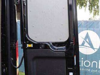 ford-transit-1448225-46864449