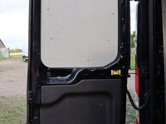 ford-transit-1448225-46864450