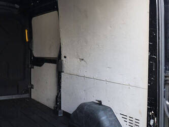 ford-transit-1448225-46864452