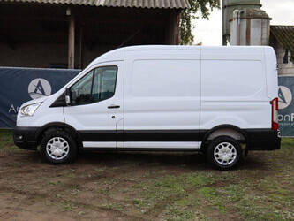 ford-transit-1448226-46864463