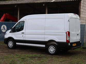 ford-transit-1448226-46864464