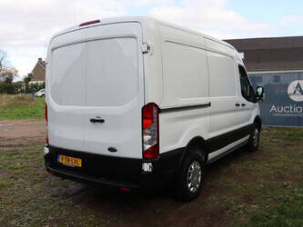 ford-transit-1448226-46864467