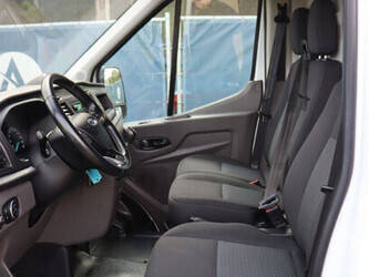 ford-transit-1448226-46864480