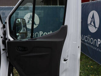 ford-transit-1448226-46864500