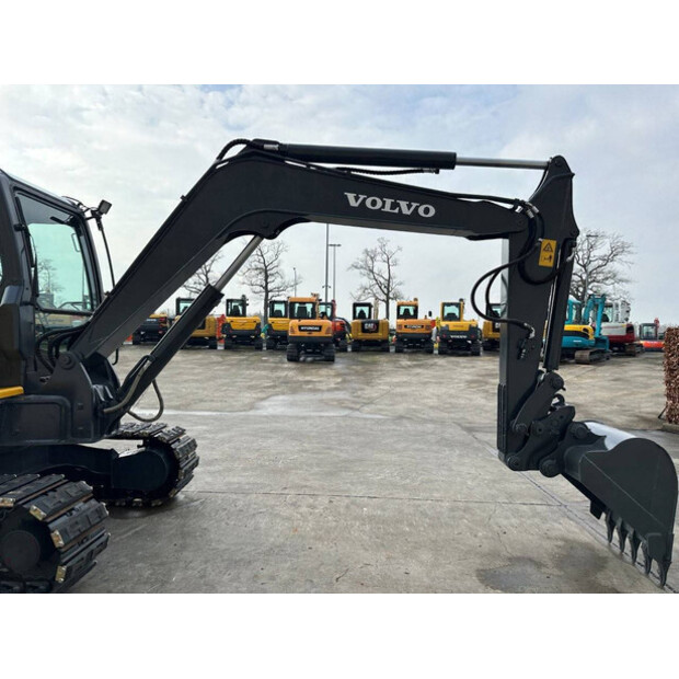 2018 فولفو EC55D-46864600