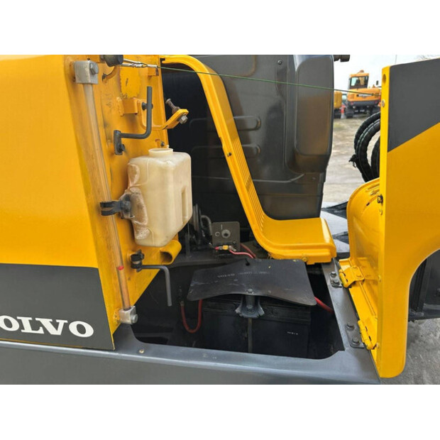 2018 فولفو EC55D-46864617