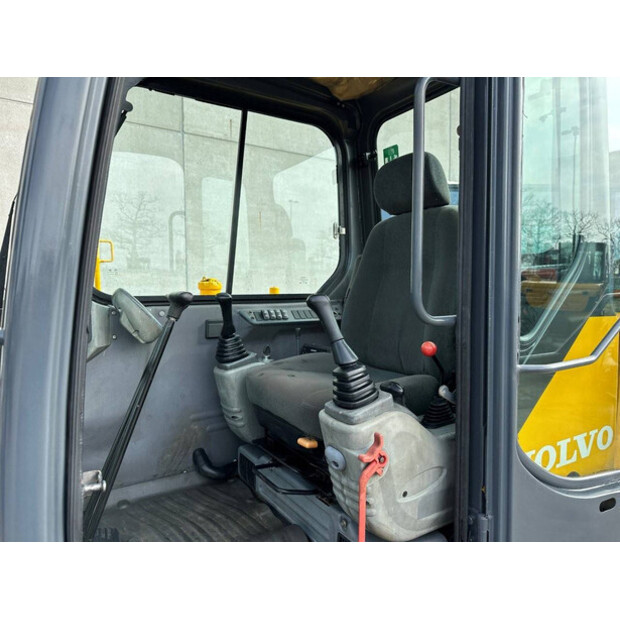 2018 فولفو EC55D-46864618