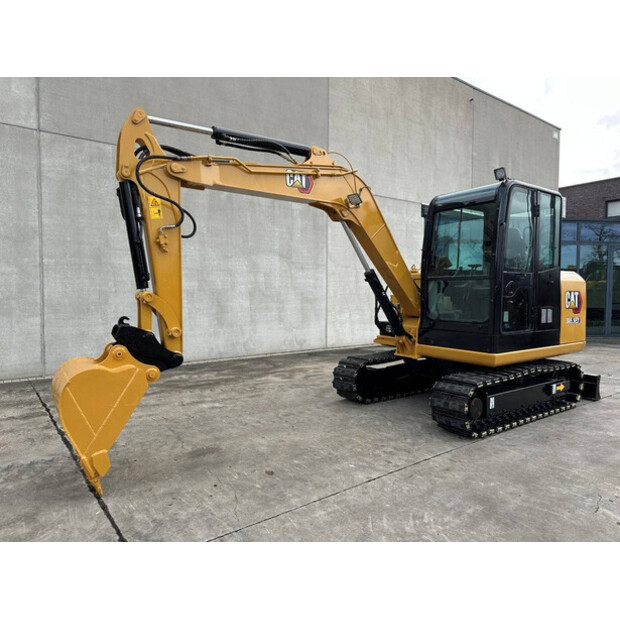 2015 كاتربيلر 305.5E2-46864628