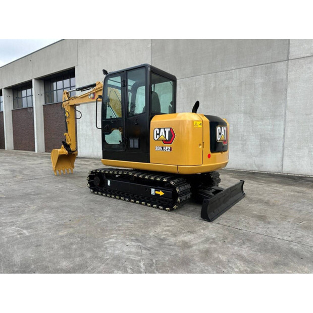 2015 كاتربيلر 305.5E2-46864633