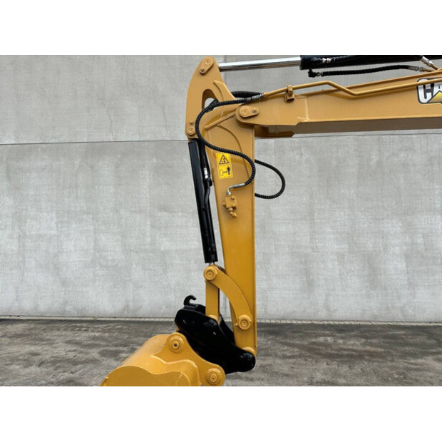 2015 كاتربيلر 305.5E2-46864638