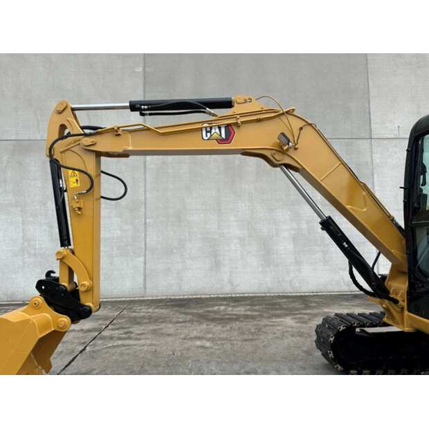 2015 كاتربيلر 305.5E2-46864640