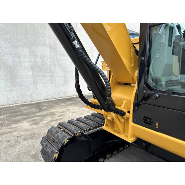 2015 كاتربيلر 305.5E2-46864643