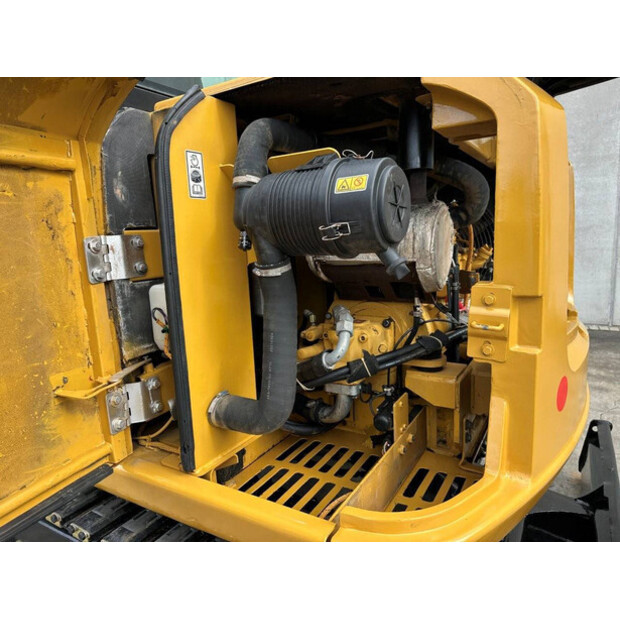 2015 كاتربيلر 305.5E2-46864658