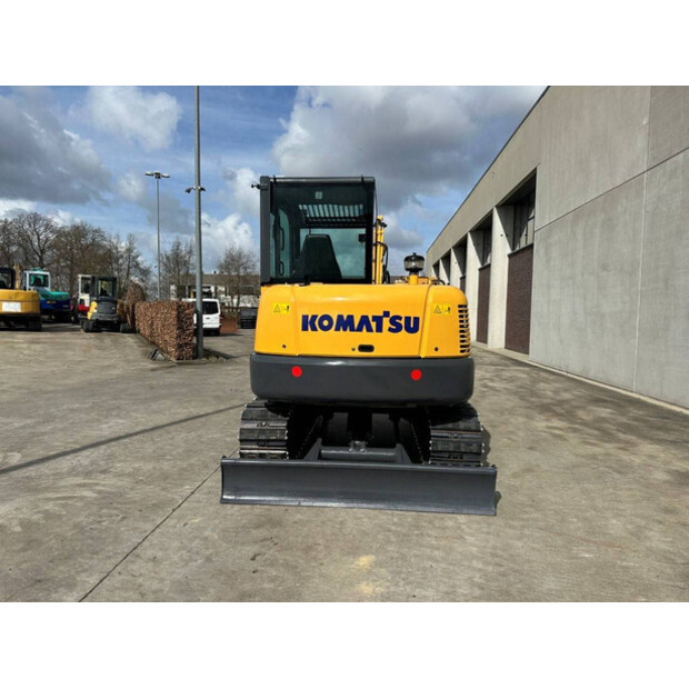 2014 كوماتسو PC56-7-46864759