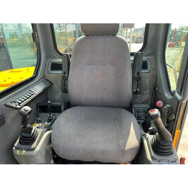 2012 فولفو EC55B-46864830