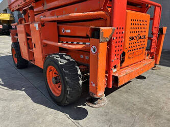 2017-skyjack-sj-8841-46865450