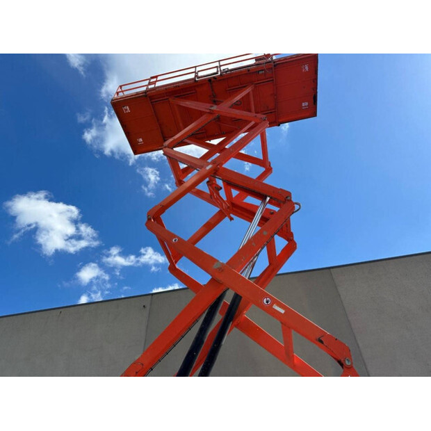 2017 SkyJack SJ-8841-46865483