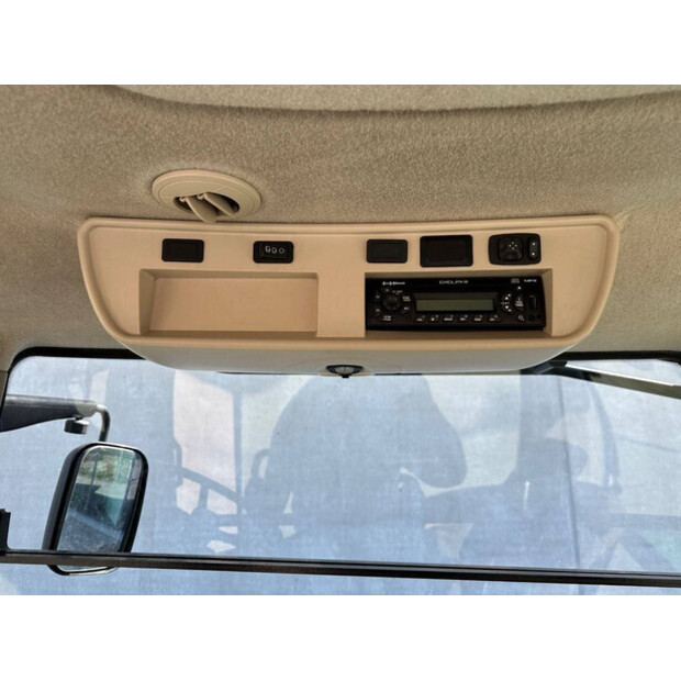 2013 JOHN DEERE 7230R-46865684