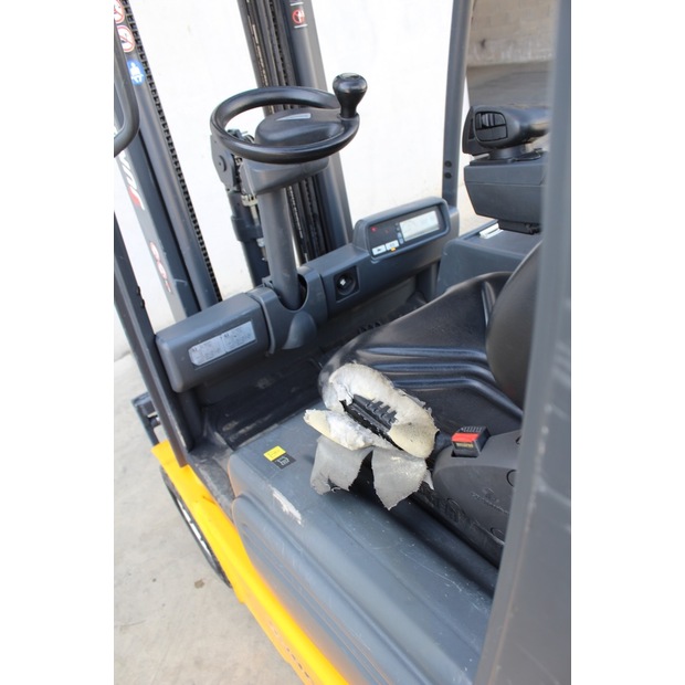 2014 Jungheinrich EFG 215 450 DZ-46873413