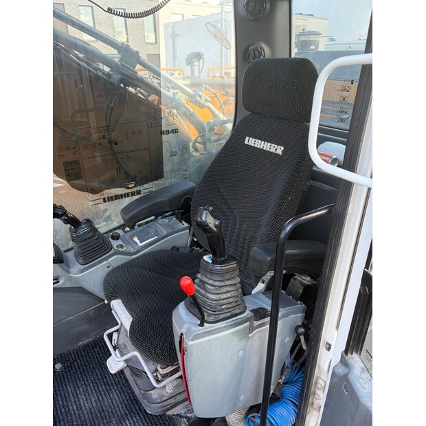 2019 ليبهير R946-46873623