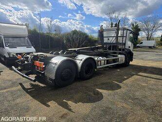 2017-mercedes-benz-antos-2543-1448343-46879808