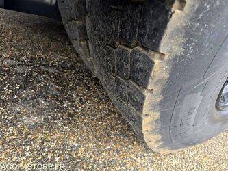 2017-mercedes-benz-antos-2543-1448343-46879813