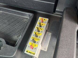 2017-mercedes-benz-antos-2543-1448343-46879820