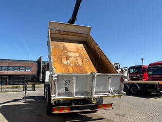 2016-iveco-stralis-1448359-46881592