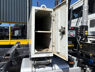 2016-iveco-stralis-1448359-46881596