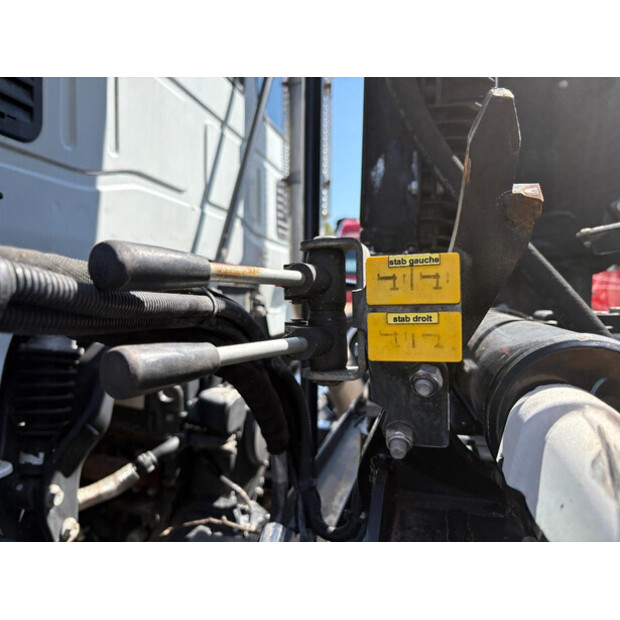 2016 Iveco STRALIS-46881607