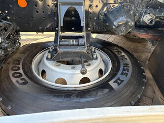 2016-iveco-stralis-1448359-46881608